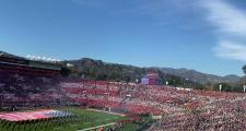 QS SPORTS-浓眉哥回归赛场，挺进下一轮首场状态亮眼，雄鹿观众沸腾！的简单介绍