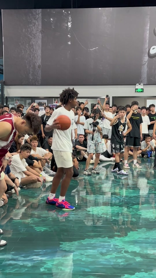 奥兰多魔术训练开放日，清晨刷新队史纪录引欢呼，CBA季后赛在即，年轻球员得到机会的简单介绍